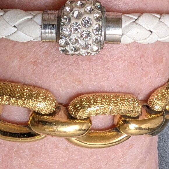 White Leather Rhinestone Clasp Bracelet - Picture 2 of 2